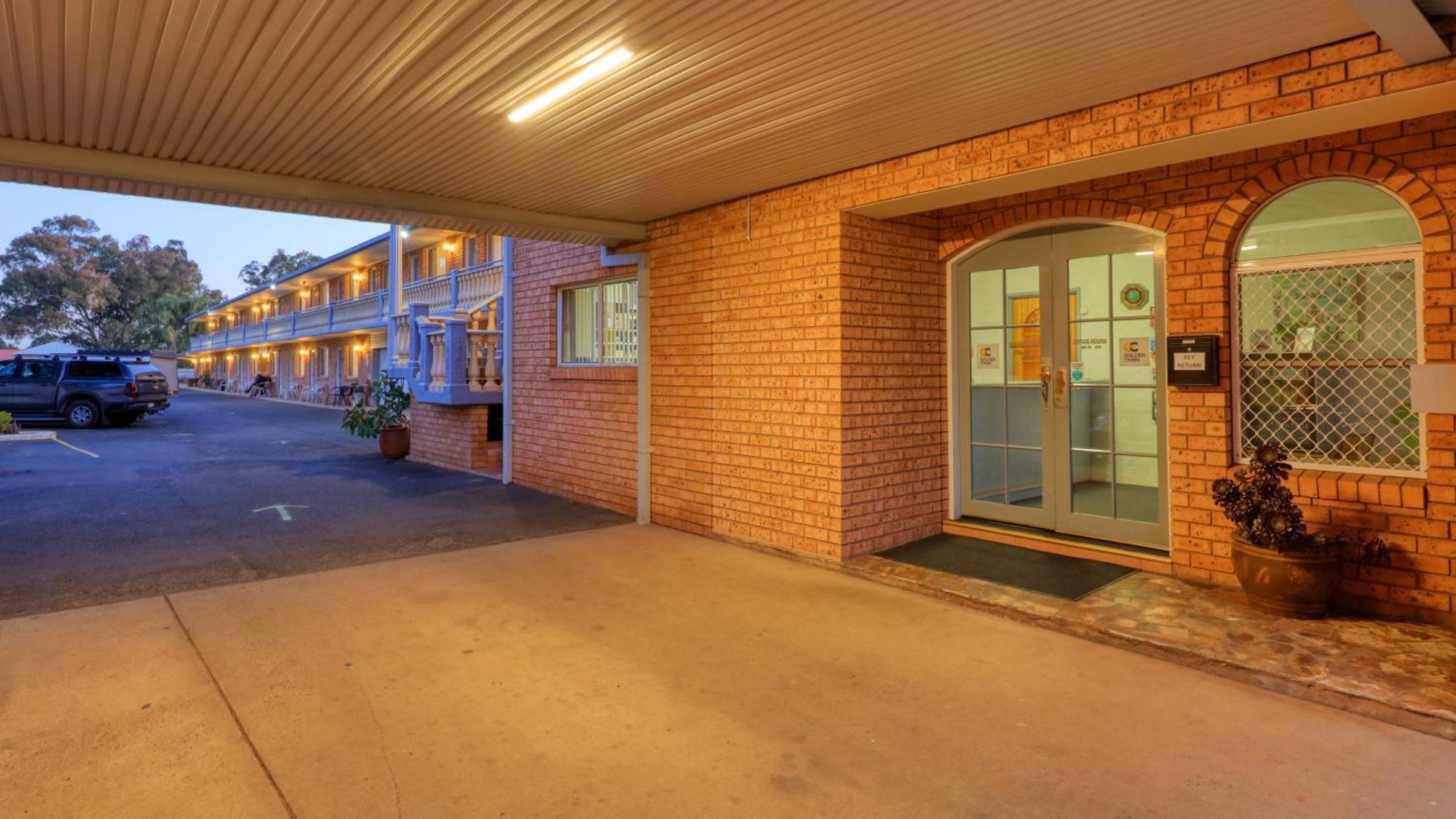 Blue Diamond Motor Inn Dubbo Kültér fotó