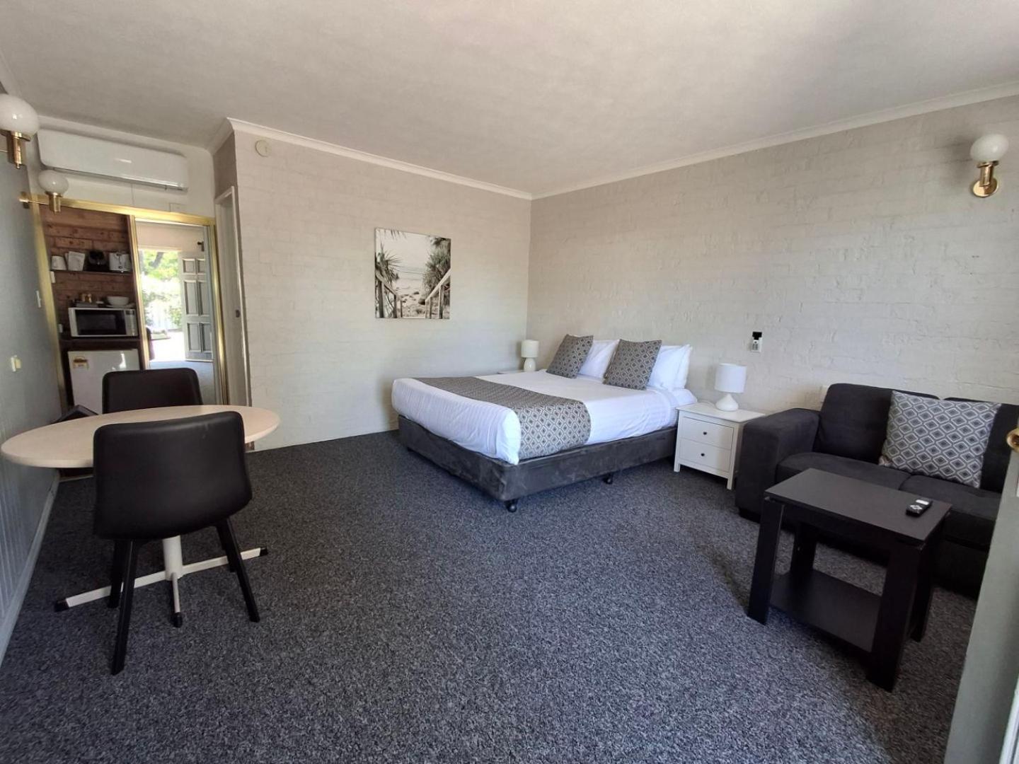 Blue Diamond Motor Inn Dubbo Kültér fotó